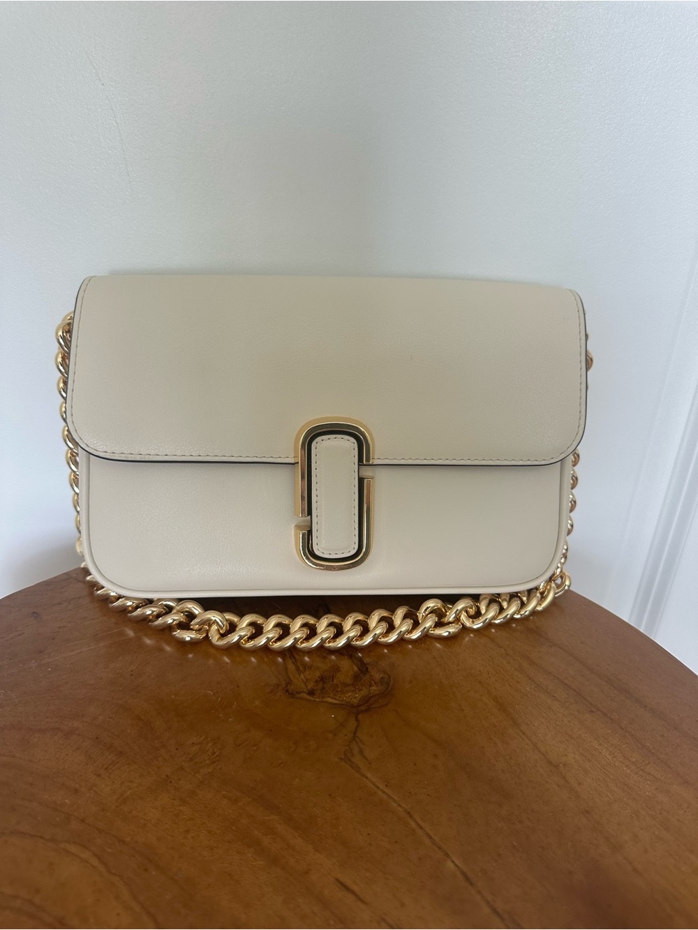 The J Marc Jacobs Shoulder Bag in Cloud White Genuine Leather